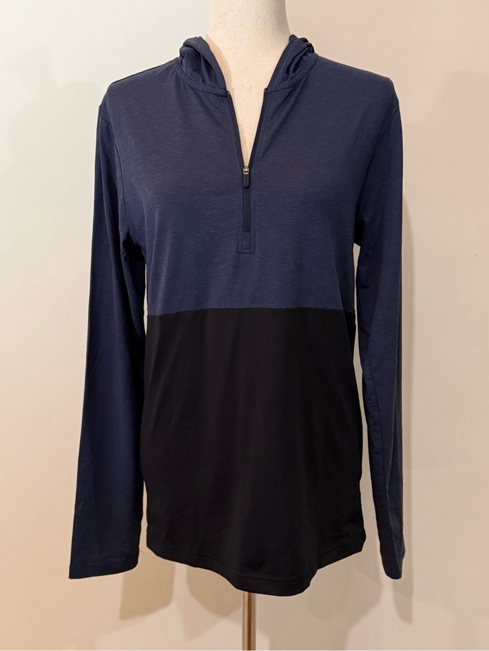 GAIAM Heathered Navy/Black Half Zip Pullover Long Sleeve Hooded Active Top